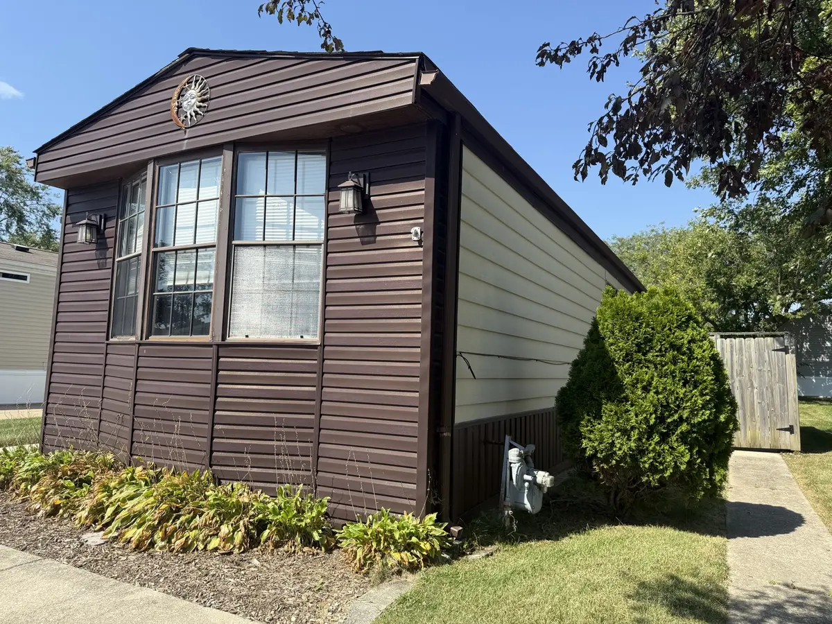 525 Moorfield RD, Matteson, IL 60443