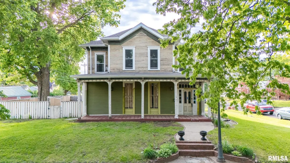 715 N 4TH ST, Pekin, IL 61554