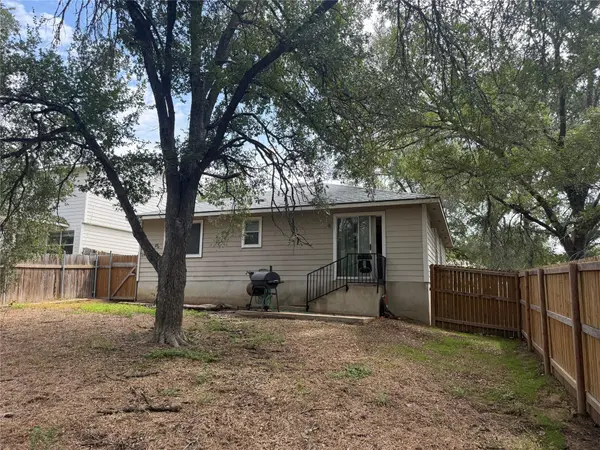 13100 Winecup Mallow TRL, Elgin, TX 78621