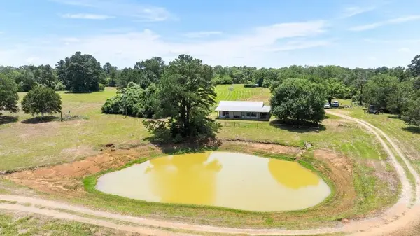146 Split Oak RD, Smithville, TX 78957