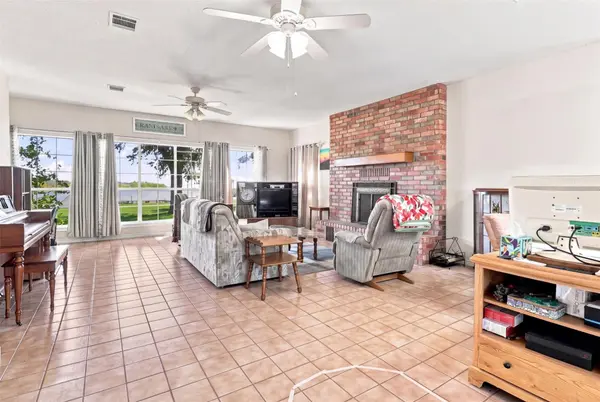 220 Hummingbird CIR, Buchanan Dam, TX 78609