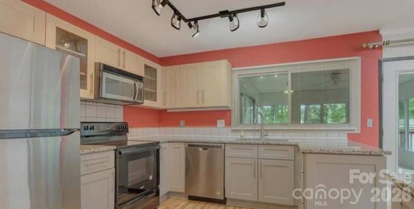 7312 Barcliff DR, Charlotte, NC 28212