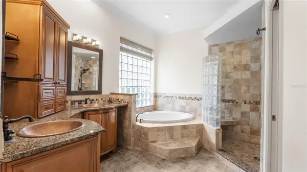 5924 CHERRY OAK DR, Valrico, FL 33596