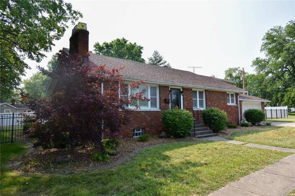 301 W Osie ST, Gillespie, IL 62033
