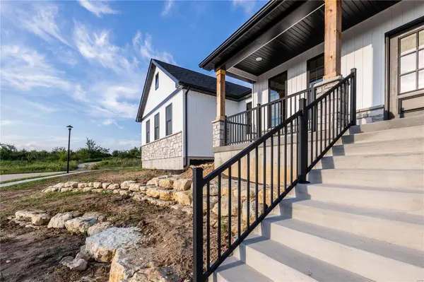 1400 Cortez DR, Hillsboro, MO 63050