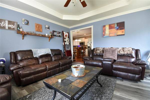 406 S Poplar ST, Mount Olive, IL 62069