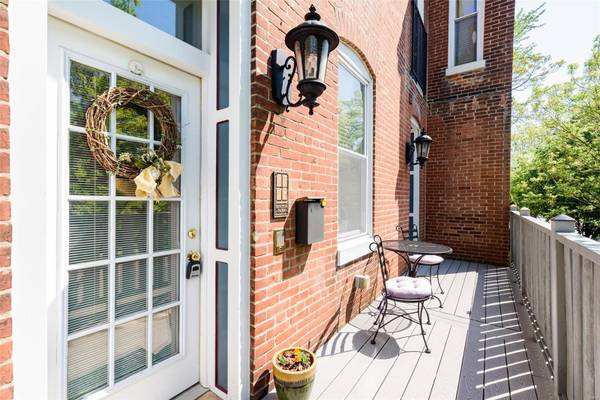 1958 Senate ST, St Louis, MO 63118