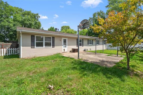 801 W SHERMAN ST, Bethalto, IL 62010