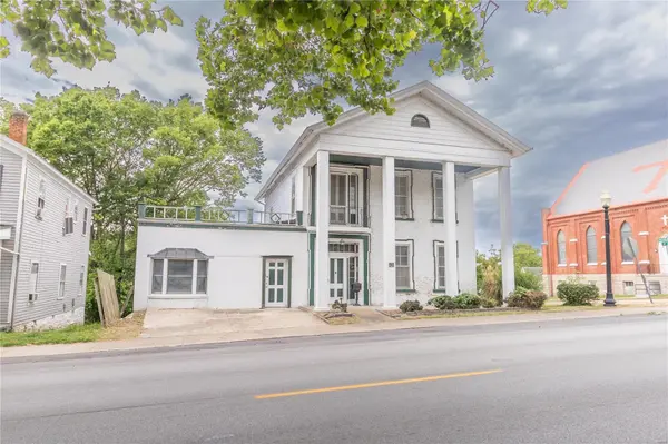 420 N 3rd ST, Louisiana, MO 63353