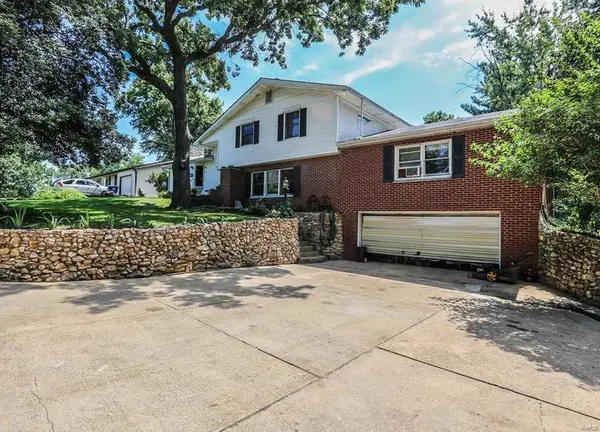 501 Highway DR, St Clair, MO 63077