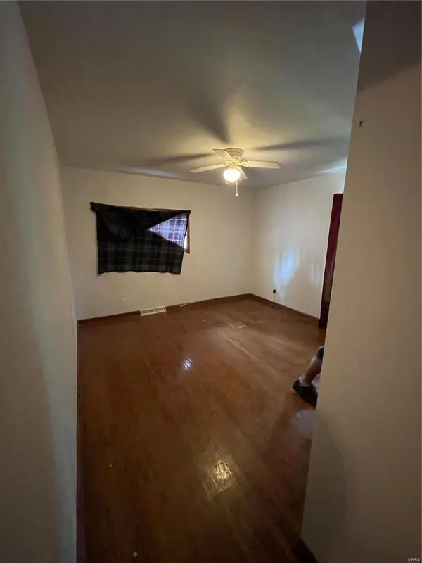 501 Highway DR, St Clair, MO 63077