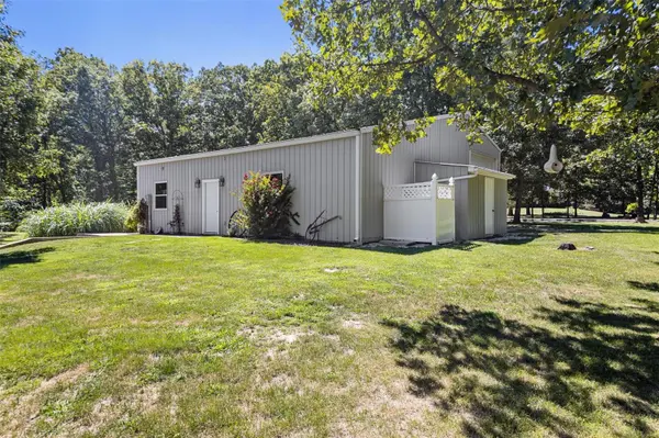 21264 Oak TRL, Warrenton, MO 63383