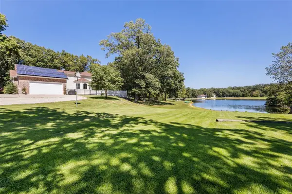 21264 Oak TRL, Warrenton, MO 63383