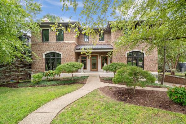 8304 Kingsbury BLVD, Clayton, MO 63105