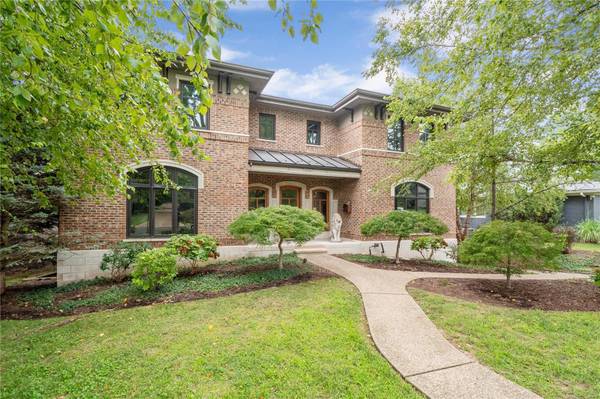 8304 Kingsbury BLVD, Clayton, MO 63105