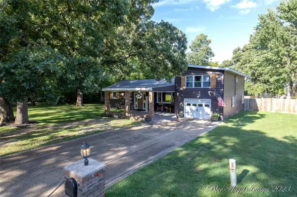 1116 East Crest Drive, Houston, MO 65483
