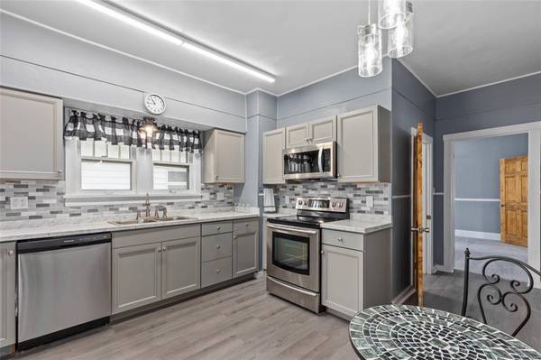 216 E Elm ST, Gillespie, IL 62033
