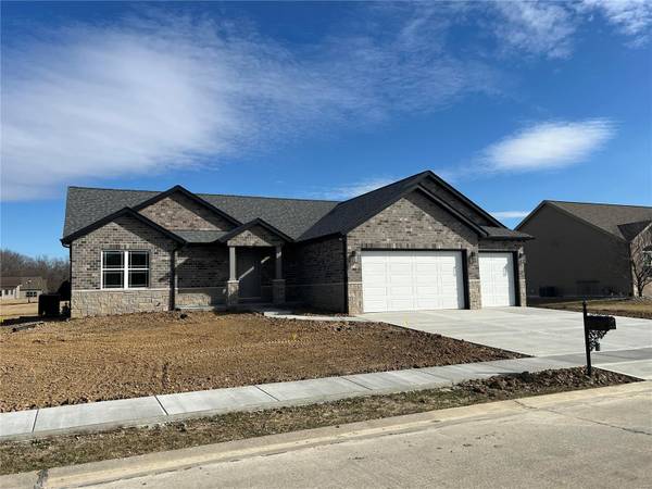 338 Golden Eye CT, Staunton, IL 62088