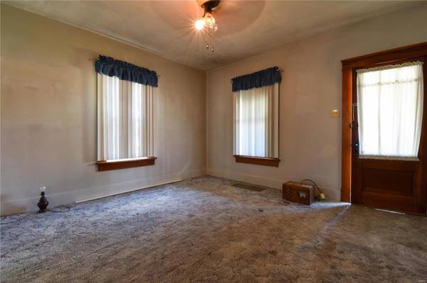 829 S State ST, Litchfield, IL 62056