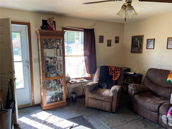 1112 N Harrison ST, Litchfield, IL 62056