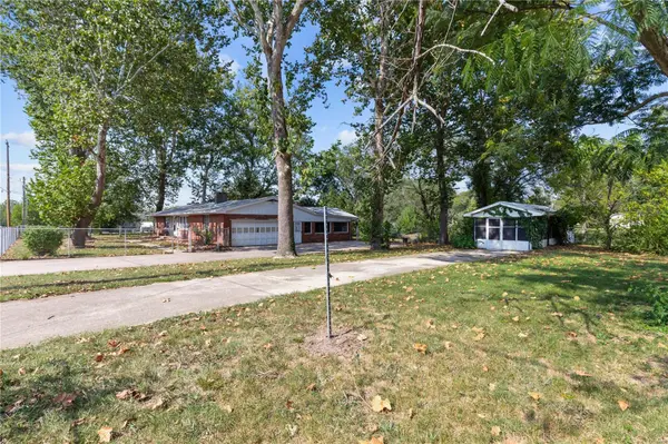 427 Ruth AVE, Cottage Hills, IL 62018