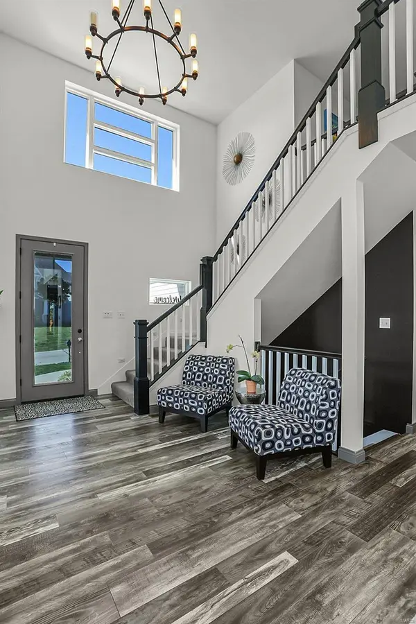 18 Macarthur CT, St Charles, MO 63304