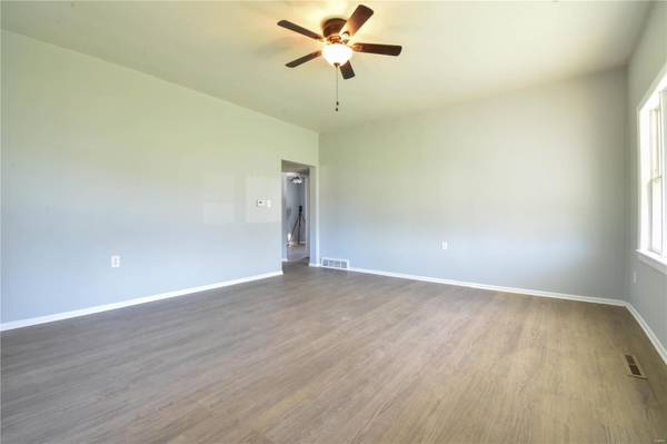 475 School ST, Livingston, IL 62058