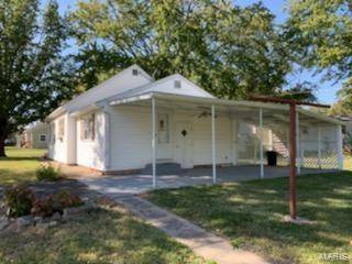 1102 Washington AVE, Staunton, IL 62088