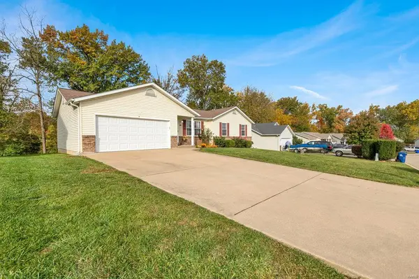 97 Robin Hood DR, Troy, MO 63379