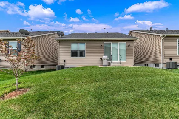 2332 Parc Saint Mitre CT, St Charles, MO 63301
