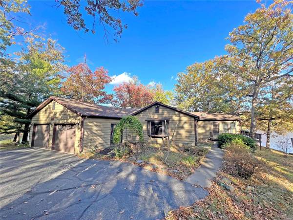 12952 Tamarac DR, Shipman, IL 62685