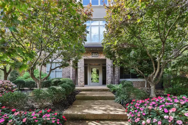 315 N Meramec AVE #35, Clayton, MO 63105