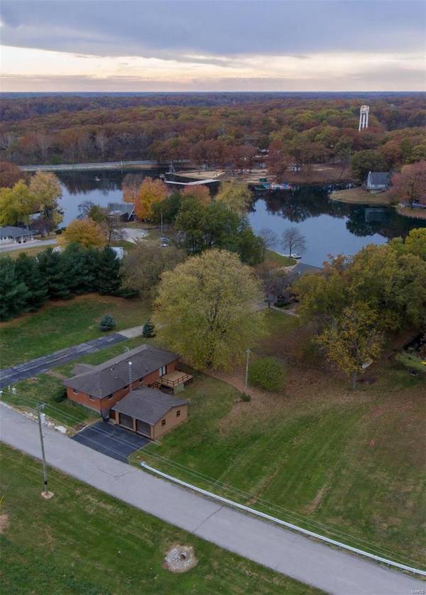 17053 Lakeside DR, Carlinville, IL 62626