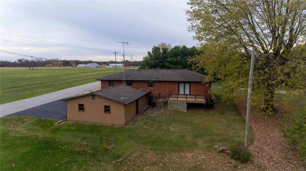 17053 Lakeside DR, Carlinville, IL 62626