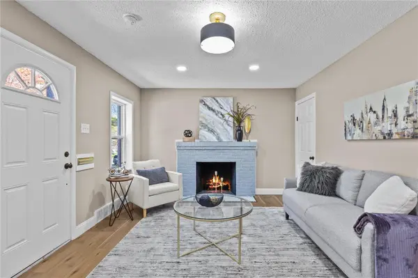 1539 Westmont PL, University City, MO 63130