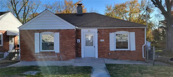 2728 Wismer Ave, Overland, MO 63114