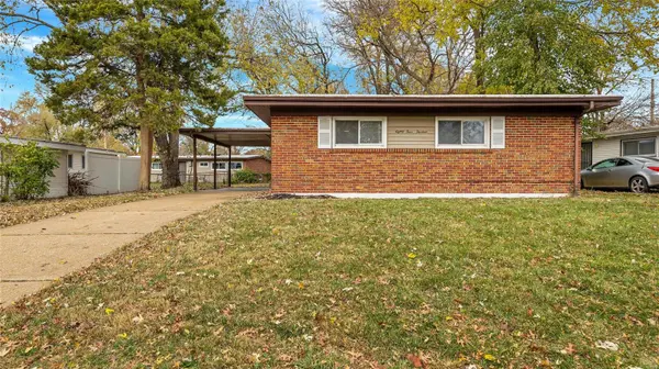 8413 Graybirch DR, Berkeley, MO 63134