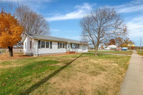 1002 North Main, Brighton, IL 62012
