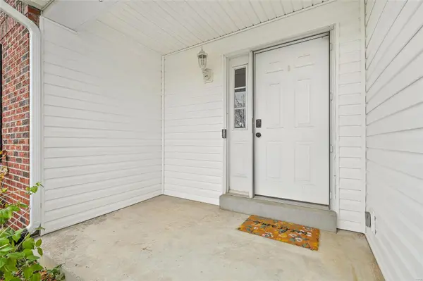 143 Old Williamsburg Pkwy, Wentzville, MO 63385