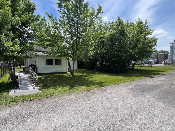700 E 1st ST N, Mount Olive, IL 62069