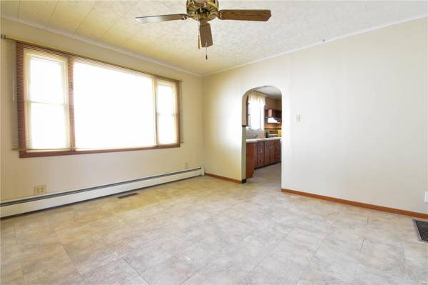 700 E 1st ST N, Mount Olive, IL 62069