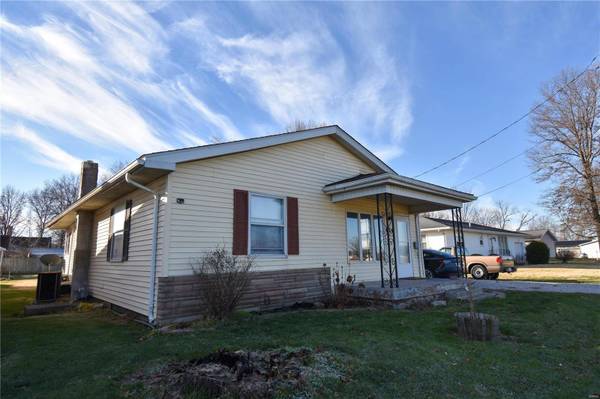 676 Maple ST, Livingston, IL 62058