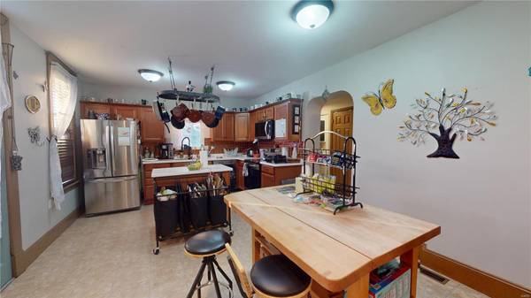 221 N Franklin ST, Staunton, IL 62088