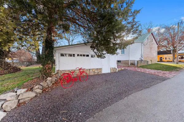 5557 Walnut ST, Augusta, MO 63332
