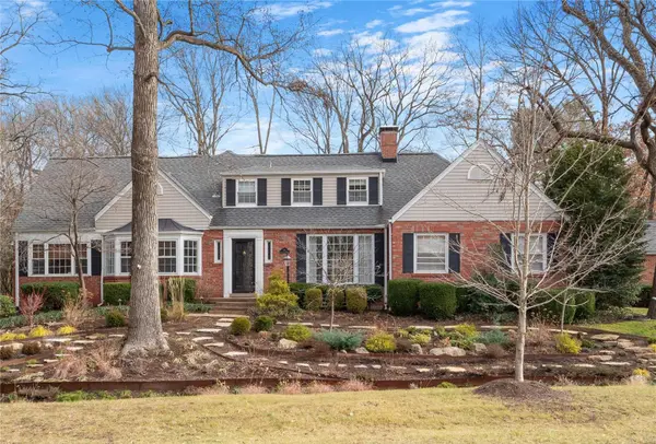 10 Algonquin Estates RD,  Glendale,  MO 63122