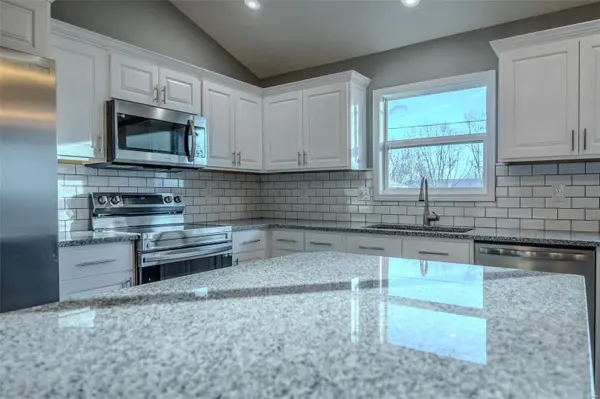 1540 Lana DR, Lebanon, MO 65536