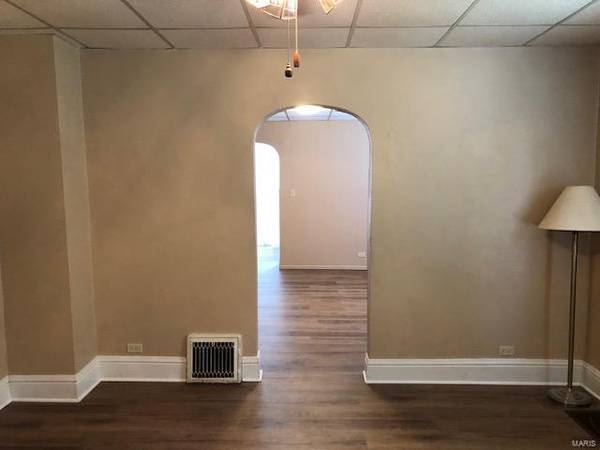 714 E Montgomery ST, Staunton, IL 62088