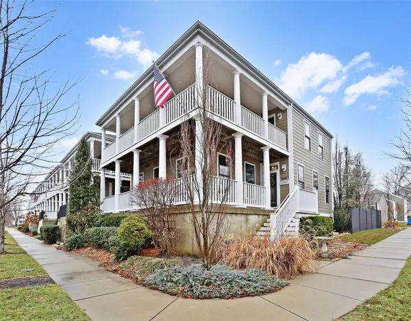 3533 New Town Lake DR, St Charles, MO 63301