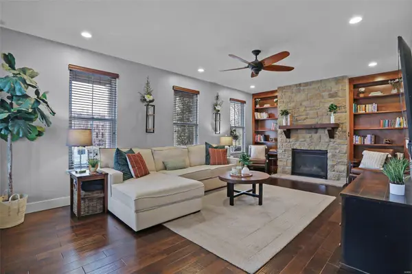 3533 New Town Lake DR, St Charles, MO 63301