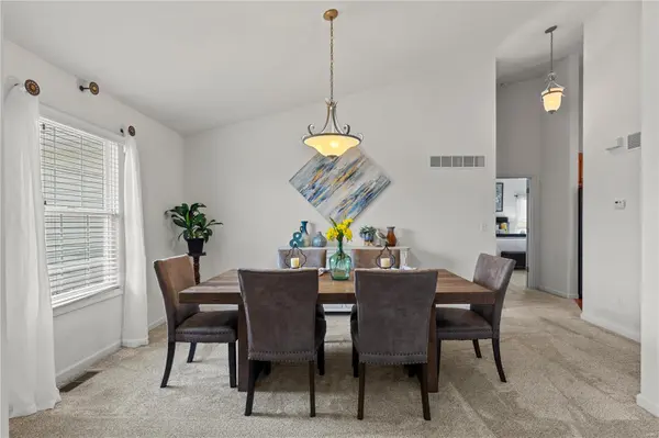 1124 Highland Farms DR, Wentzville, MO 63385